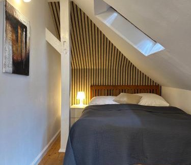 Burgeresch Apartamento | Schönes City-Apartment mit 2 Schlafzimmer, Parkplatz, ruhig und hell, D46-DG