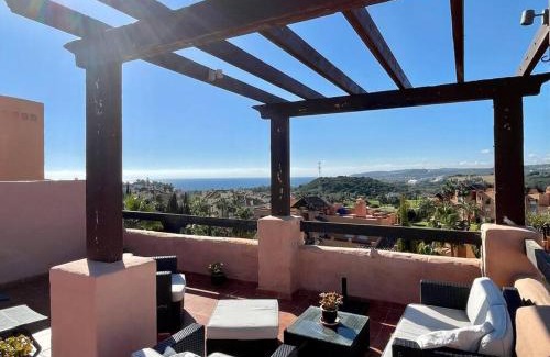 Casares Apartamento | Schönes Penthouse mit Meerblick Pura Vida