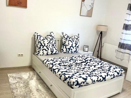 Ludwigshafen-Friesenheim Apartamento | Schönes Zimmer in einer 3er WG-Wohnung geeignet für einen Mann