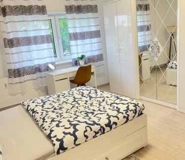 Ludwigshafen-Friesenheim Apartamento | Schönes Zimmer in einer 3er WG-Wohnung geeignet für einen Mann