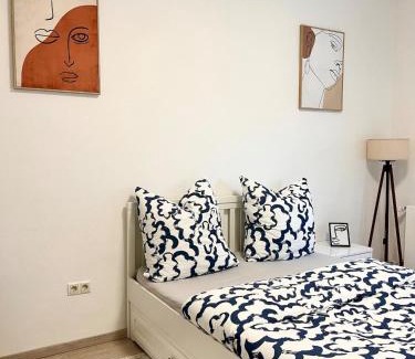 Ludwigshafen-Friesenheim Apartamento | Schönes Zimmer in einer 3er WG-Wohnung geeignet für einen Mann