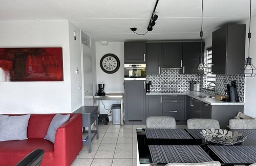 Breskens Casa | Scheldeveste type Schelde is a spacious detached bungalow for 6 persons with a spacious garden. With approx. 112m2 of living space, you have a lovely living room and open kitchen.