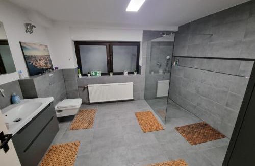 Holzheim Apartamento | Schicke Gästewohnung Düsseldorf Neuss Köln