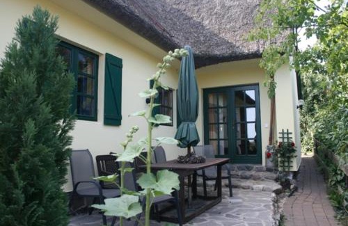 Middelhagen Apartamento | Schilfdachvilla Zeesboothaus WE308