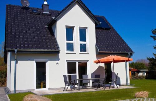 Juliusruh Casa | Schipperhus Comfortable holiday residence