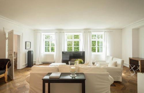 Immenstaad am Bodensee Apartamento | Schloss Kirchberg - am Park