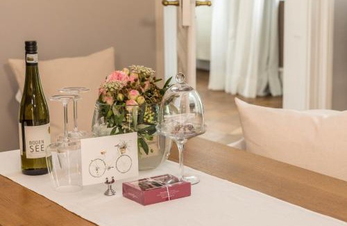 Immenstaad am Bodensee Apartamento | Schloss Kirchberg - Rosé