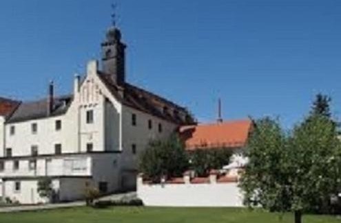 Regensburg Apartamento | Schloss Weichs zu Regensburg mit 2Schlafzimmer Parkplatz Internet 75qm Zentrum