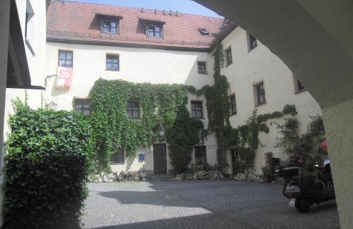 Regensburg Apartamento | Schloss Weichs zu Regensburg mit 2Schlafzimmer Parkplatz Internet 75qm Zentrum