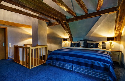 Weiberhof Hotel | Schlosshotel Weyberhöfe