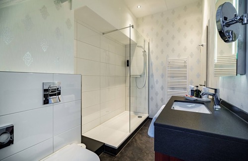 Weiberhof Hotel | Schlosshotel Weyberhöfe
