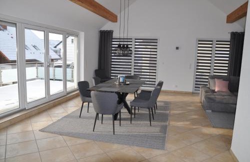 Roemerberg Apartamento | Schnurs Ferienwohnung