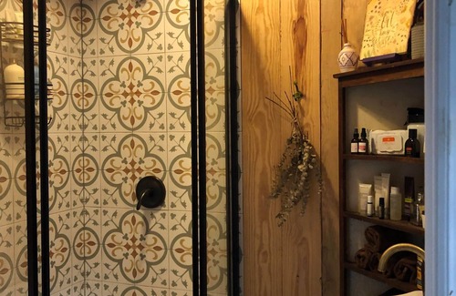 Fentress Otro | Schoolhouse Vintage Home on the Farm