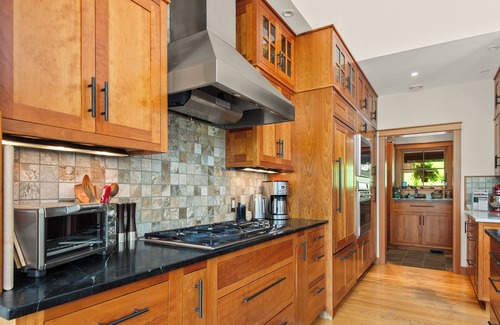 Rangeley Casa | Schoolmarm Rock - 450' of private waterfront on Rangeley Lake
