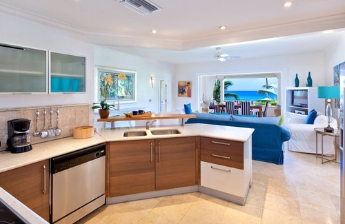 Schooner Bay Apartamento | Schooner Bay 207 in St Peter by Personal Villas - Elegant Beachfront Apartment w