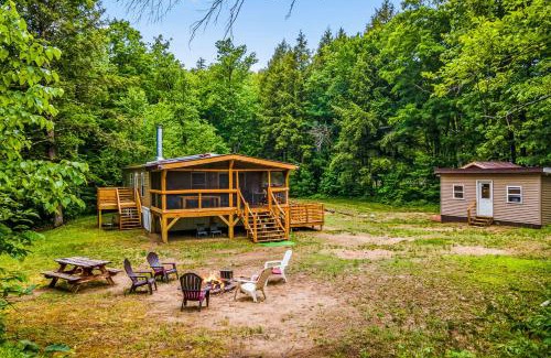 Schroon Lake Casa | Schroon River Bend Getaway