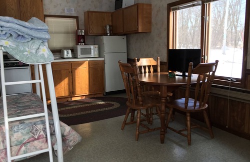 Omro Cabina | Schuster's Fox River Resort en el Fox - Perch Place