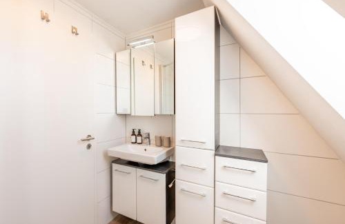 Sasbachwalden Apartamento | SCHUSTERjunge Homes I Zentrale Ferienwohnung I neu & modern I 2 Zimmer bis 4 Personen