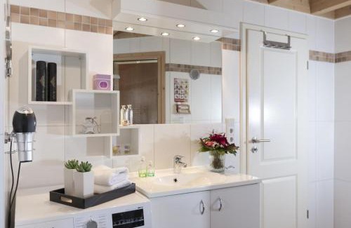 Greetsiel Apartamento | Schwalbennest Greetsiel für bis zu 6 Personen mit Kaminofen, Whirlpool und Sauna - Haustiere herzlich willkommen, nah am Hafen
