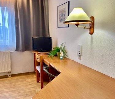 Schwand Apartamento | Schwanstetten bei Nürnberg, gemütliches Apartment mit Küche Bad TV
