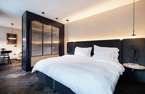 Vipiteno Historic Center Hotel | Schwarzer Adler - Concept Living