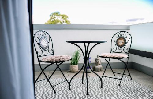 Villingen-Schwenningen Apartamento | Schwarzwald Apartment mit Balkon-Garage-Aufzug