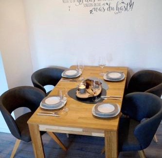 Schoenwald Apartamento | Schwarzwald geht immer Fewo 60 qm mit großem Südbalkon, WLAN und Magenta TV