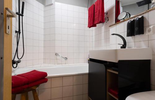 Titisee-Neustadt Apartamento | Schwarzwaldmarie in Titisee mit Badewanne Sonnenbalkon TG-Stellplatz Küche