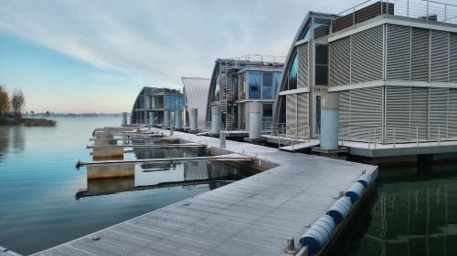 Geierswalde Villa | schwimmendes Ferienhaus Sky