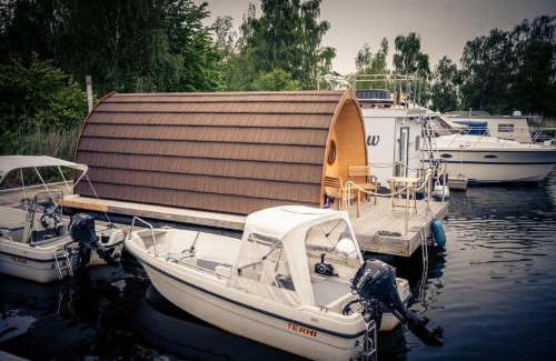 Anklam Otro | Schwimmpod an der Peene