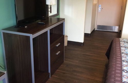 Southeast Houston Hotel | Scottish Inn & Suites - Hobby Airport