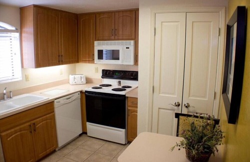 Arcadia Condominio | Scottsdale Camelback Resort Spacious 2BR Condo with Playground