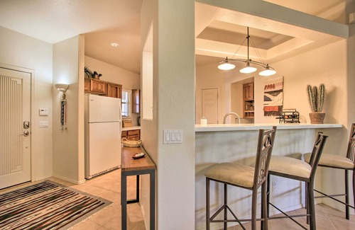 Central Scottsdale Condominio | Scottsdale Condo w/ Balcony & Resort Amenities!