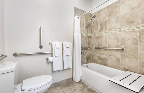 Scottsdale Links Complejo | Scottsdale Links Resort - 3 BEDROOM 1 KING 2 QUEEN SUITE WITH ACCESSIBLE TUB