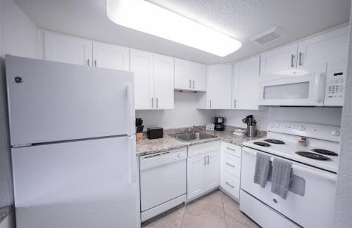 South Scottsdale Apartamento | Scottsdale's premium short term getaway, Fully furnished 1 bedroom homes, FREE Golf, cable, utilities, Wi-Fi, parking, pool, and bike trails- Unit 112 apts
