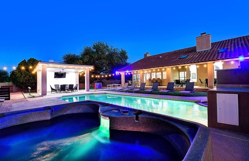 Paradise Valley Village Villa | NEW ScottsdaleStays 6BR Golf Estate – Pool, Slide, Cabana, Pickleball & More!