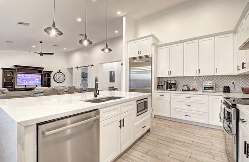 Paradise Valley Village Casa | ScottsdaleStays-9BR/6BA 2022 Luxury Estate – Pool, Spa, Sport Courts, Sleeps 20+