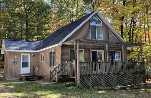 Kalkaska Casa | Screech Owl Lodge! Lake Front, close to trails and ready for your stay!!