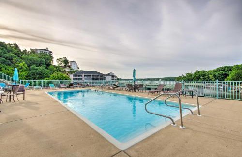 Lake Ozark Apartamento | Screened Balcony with Views Sleek Lake Ozark Gem!