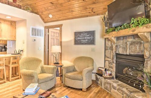 Branson West Casa | Screened Deck Cozy Branson West Cabin!
