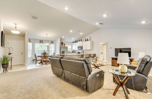 Candler Casa | Screened Lanai: Relaxing Retreat in Ocala!