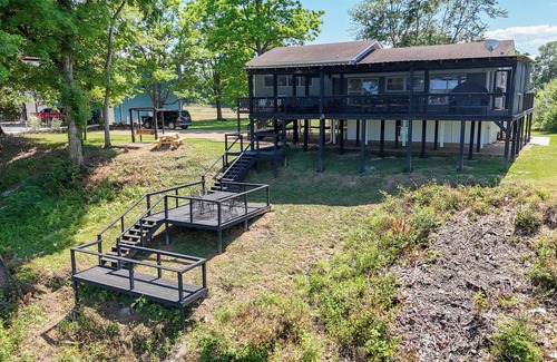 Counce Casa | Screened Patio on Pickwick River- Boat & RV Parking, Fishing Pier- Dogs allowed