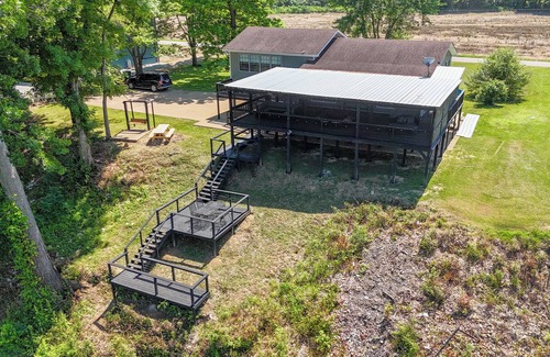 Counce Casa | Screened Patio on Pickwick River- Boat & RV Parking, Fishing Pier- Dogs allowed
