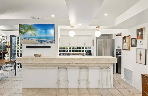 Naples Park Casa | Screened Pool Paradise – Just Minutes from Beach
