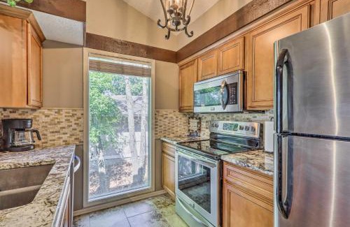 Osage Beach Casa | Screened Porch, Resort Perks Osage Beach Cabin!