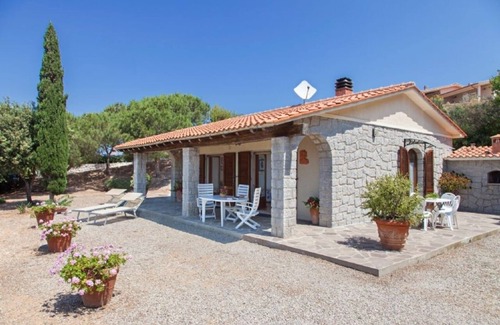 Capoliveri Villa | En una posición única y tranquila, frente al mar. 3 + 1 pax, mar 80 mt.