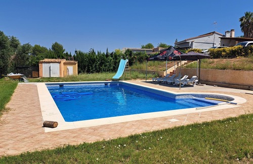 Montroi Apartamento | Se alquila estudio independiente en hermoso chalet.