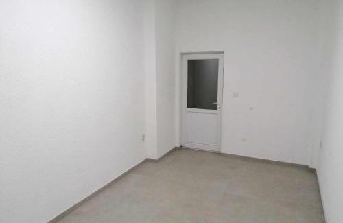 Kumanovo Casa | Se Izdava Magacinski Prostor