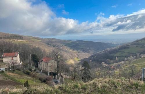 Yzeron Chalet De Esquí | Se Ressourcer En Forêt