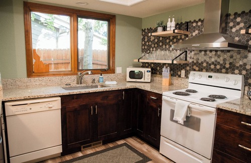 Southeast Boise Casa | SE Sanctuary~Greenbelt Getaway~3-Bedroom House~Cruiser Bikes
